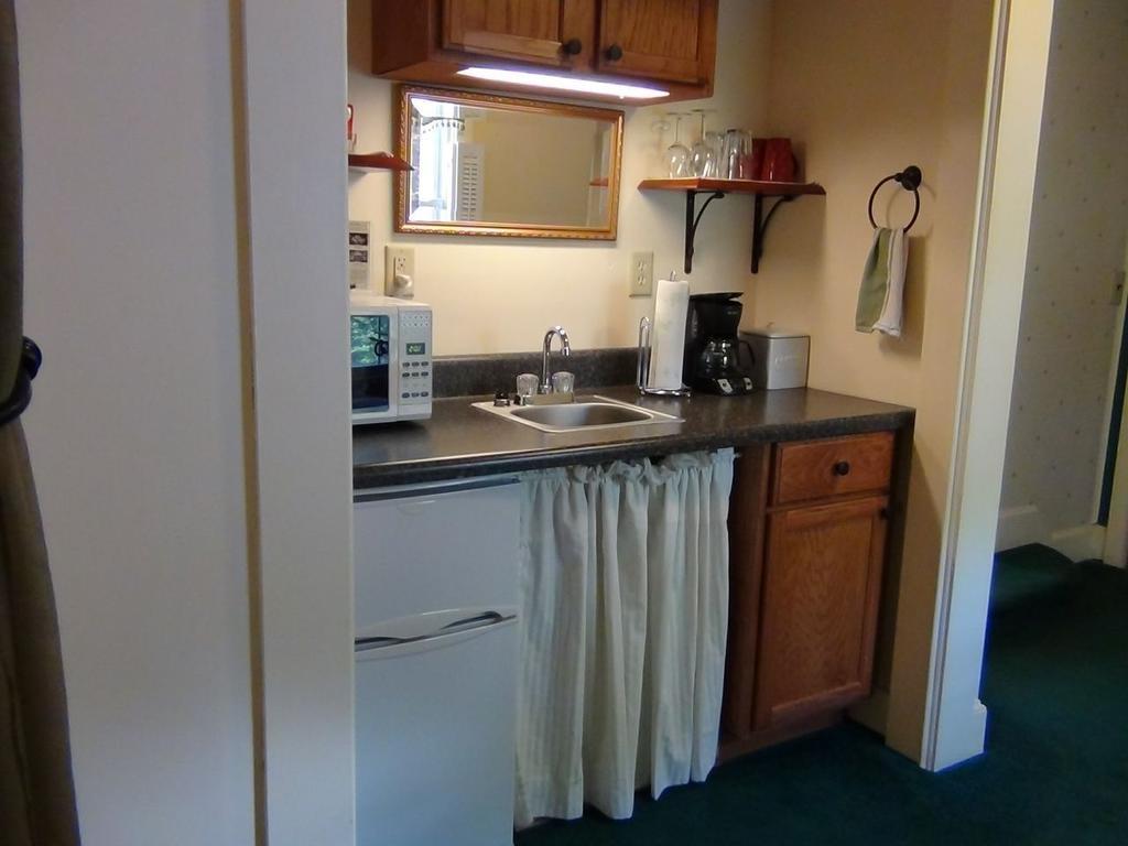 Buffalo Tavern Bed And Breakfast West Jefferson Habitación foto